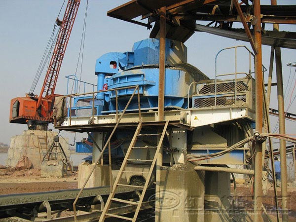 石英砂制砂機(jī)選擇哪種設(shè)備好？