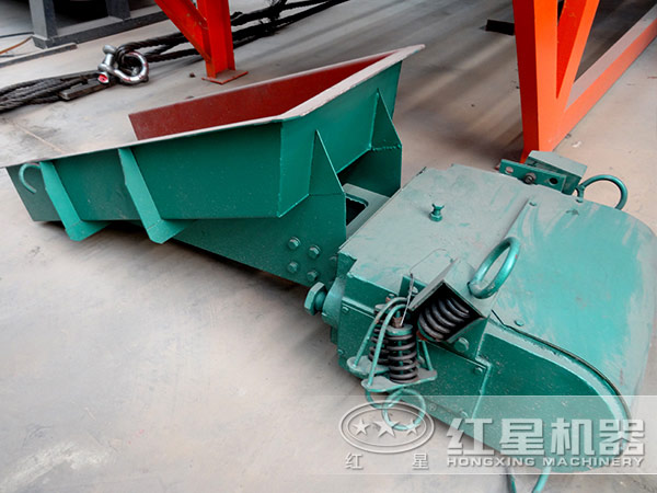 紅星電磁振動給料機是如何把材料按照規(guī)定派送的？