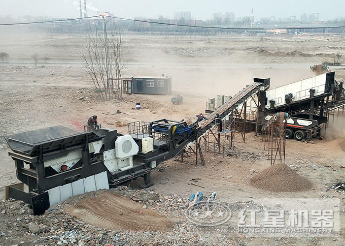 流動(dòng)式建筑垃圾破碎機(jī)工作實(shí)拍 流動(dòng)式建筑垃圾破碎機(jī)工作實(shí)拍