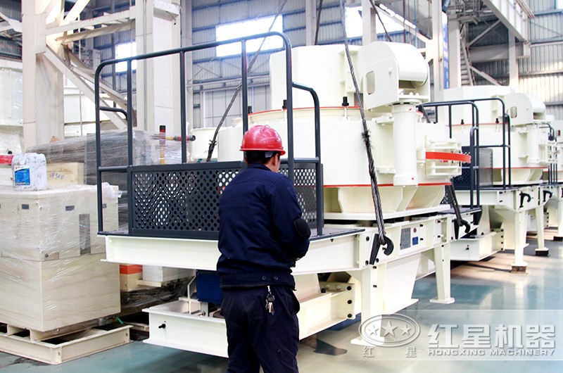 鵝卵石制砂機發(fā)貨現(xiàn)場 鵝卵石制砂機發(fā)貨現(xiàn)場