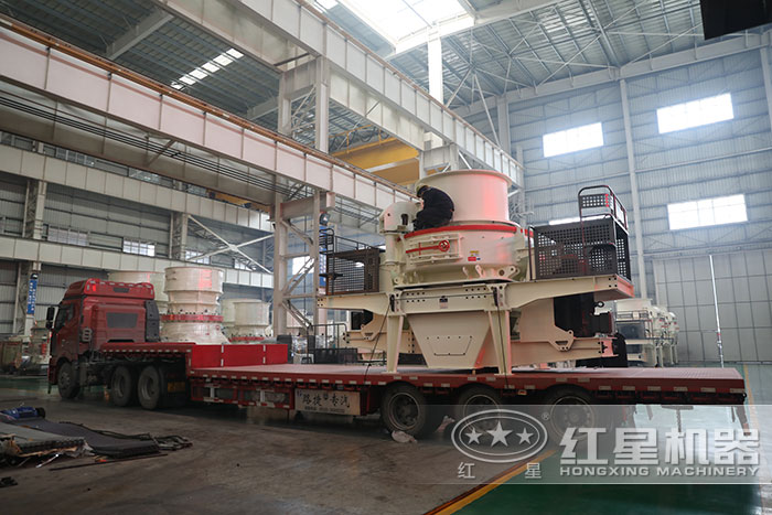 運往客戶現場的環(huán)保型制砂機設備 運往客戶現場的環(huán)保型制砂機設備