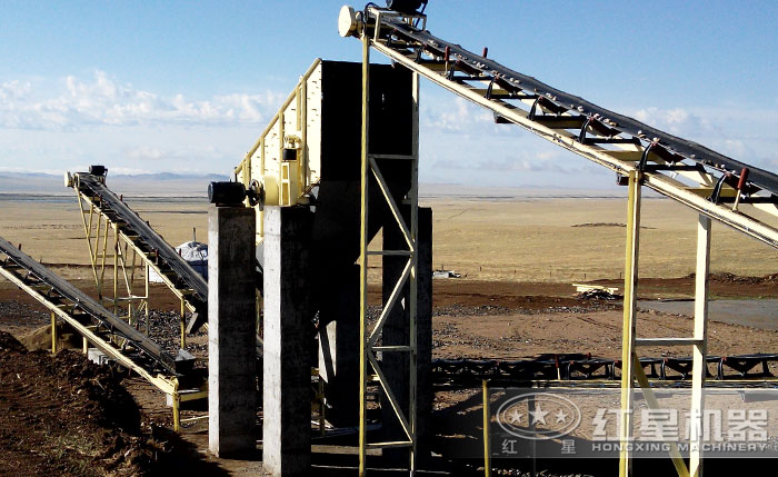 振動(dòng)篩沙機(jī)還是可移動(dòng)的好，流動(dòng)作業(yè)隨時(shí)轉(zhuǎn)場(chǎng)