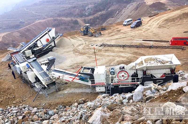 多臺(tái)移動(dòng)破碎石子機(jī)工作現(xiàn)場