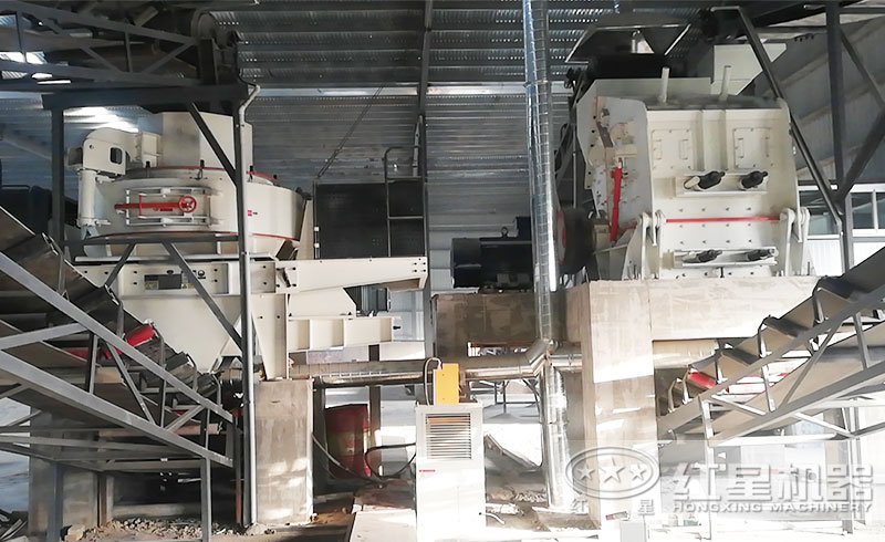 客戶來廠咨詢：想購買日產(chǎn)1000噸的制砂機(jī)，有推薦的型號嗎？