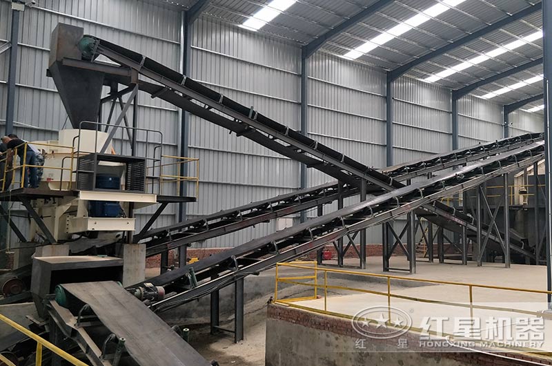 石英砂室內加工現場 石英砂室內加工現場