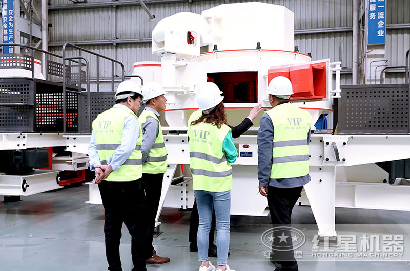 客戶到河南紅星機(jī)器考察設(shè)備 客戶到河南紅星機(jī)器考察設(shè)備