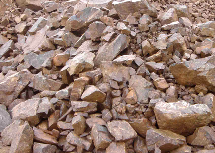 鐵礦石破碎設(shè)備型號(hào)有哪些？多少錢一臺(tái)？