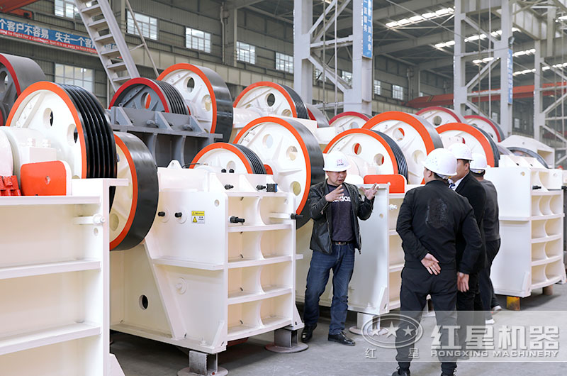 用戶到顎式破碎機廠家實地參觀考察 用戶到顎式破碎機廠家實地參觀考察