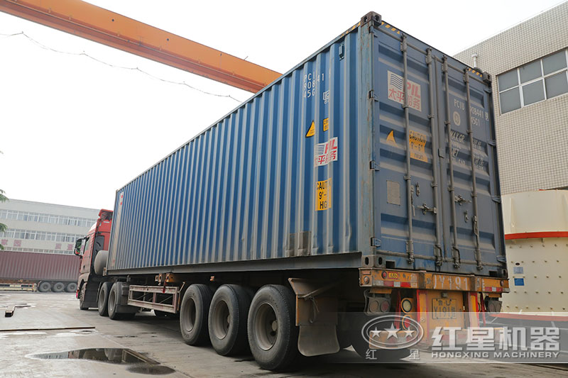 紅星機(jī)器錘式打砂機(jī)價(jià)格實(shí)惠，集裝箱發(fā)貨
