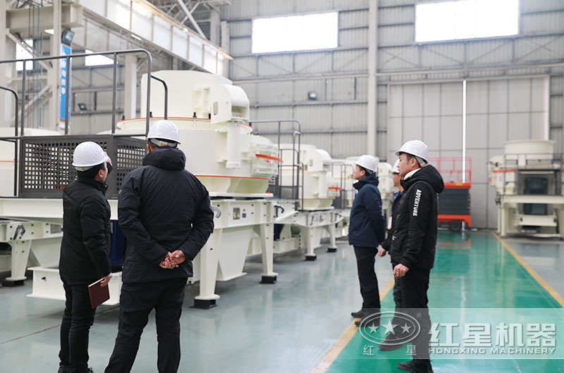 客戶來(lái)廠考察制砂機(jī)設(shè)備 客戶來(lái)廠考察制砂機(jī)設(shè)備