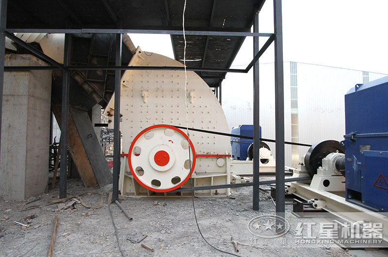 重錘式破碎機在生產(chǎn)線中的應(yīng)用 重錘式破碎機在生產(chǎn)線中的應(yīng)用