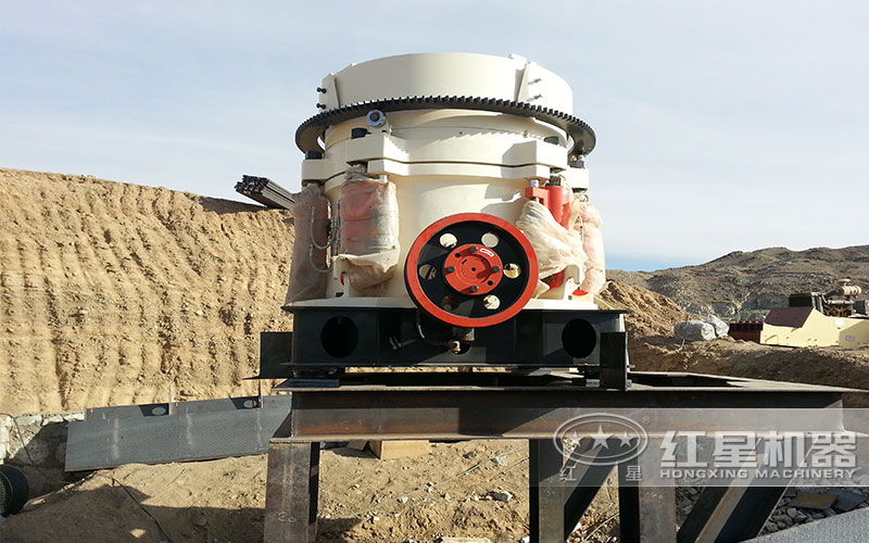 hp300圓錐破碎機(jī)每小時(shí)產(chǎn)多少噸？多少錢一臺(tái)？