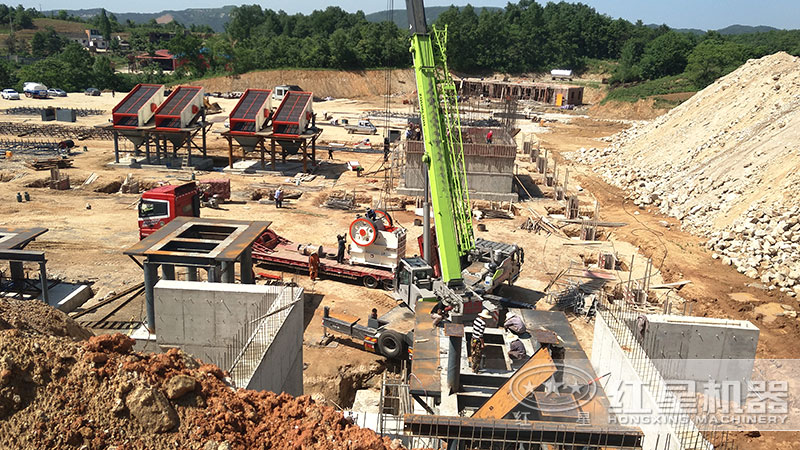 石料廠(chǎng)成套設(shè)備客戶(hù)安裝現(xiàn)場(chǎng) 石料廠(chǎng)成套設(shè)備客戶(hù)安裝現(xiàn)場(chǎng)
