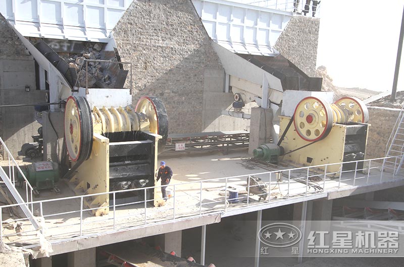 912顎式破石機(jī)產(chǎn)量是多少？一臺價(jià)格多少錢？